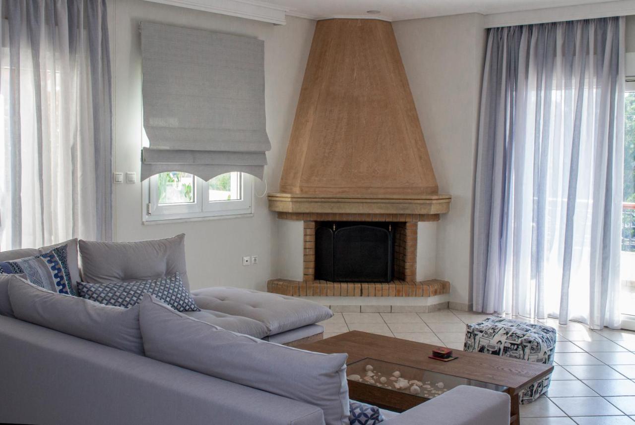 Luxury Seaview Apartment By The Sea Saronida Zewnętrze zdjęcie
